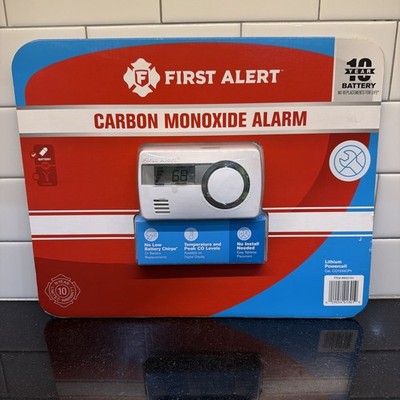 FIRST ALERT Carbon Monoxide Alarm White Multifunction Digital Display CO1210CP1