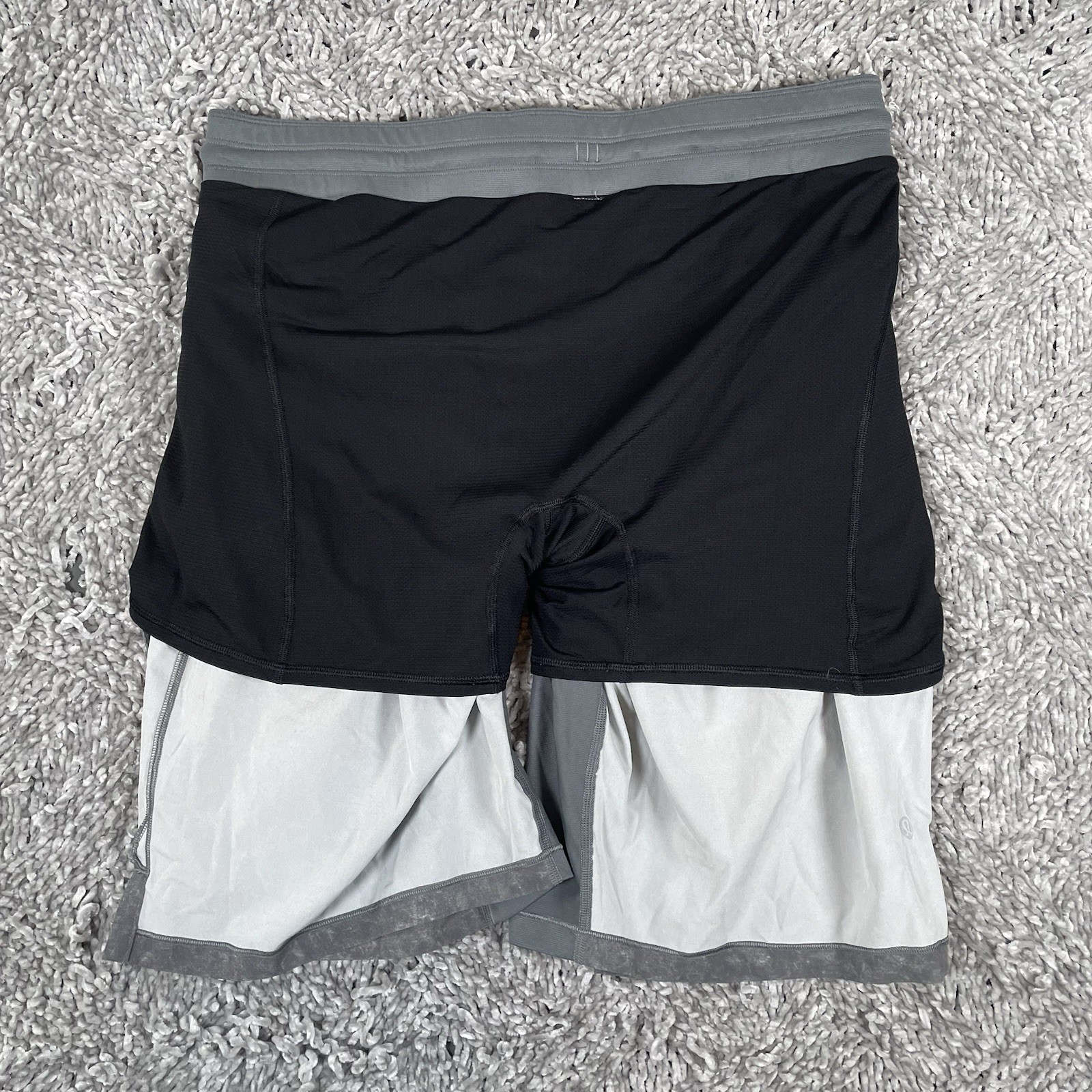 Lululemon T.H.E. Short Men's Large Gray Lined Stretch Activewear Gym Running