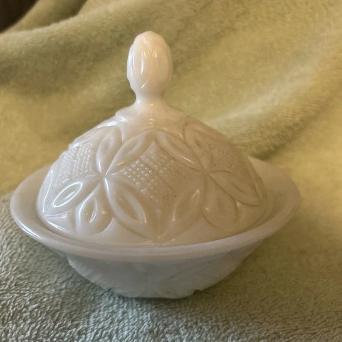 Vintage  Milk Glass Pedestal Compote Candy Dish w/ Lid 5” x 5”