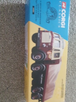 CORGI Classics 24501 J & A Smith - Leyland 8 wheel Rigid Truck with load set
