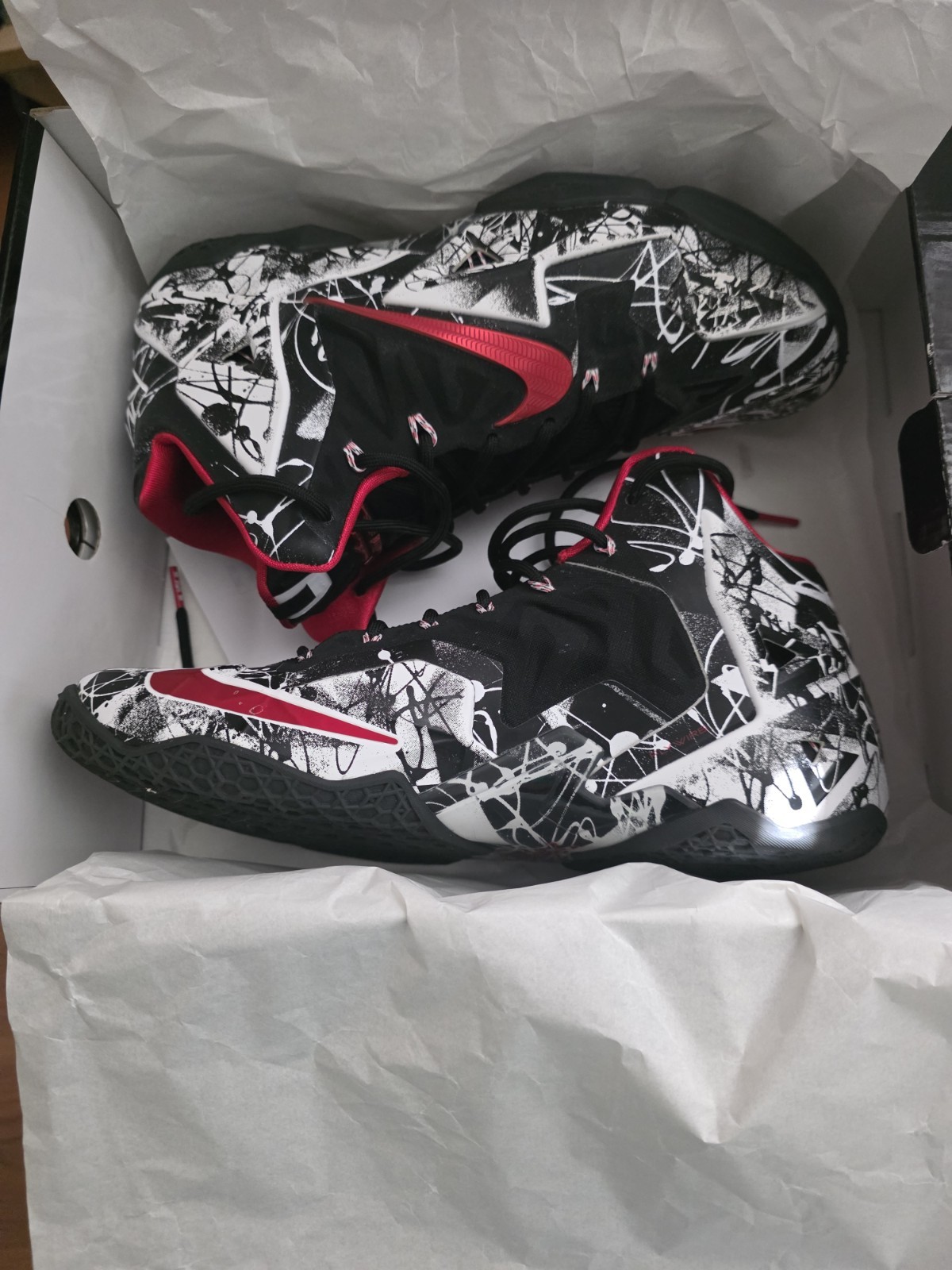 Size 11.5 - Nike LeBron 11 Graffiti