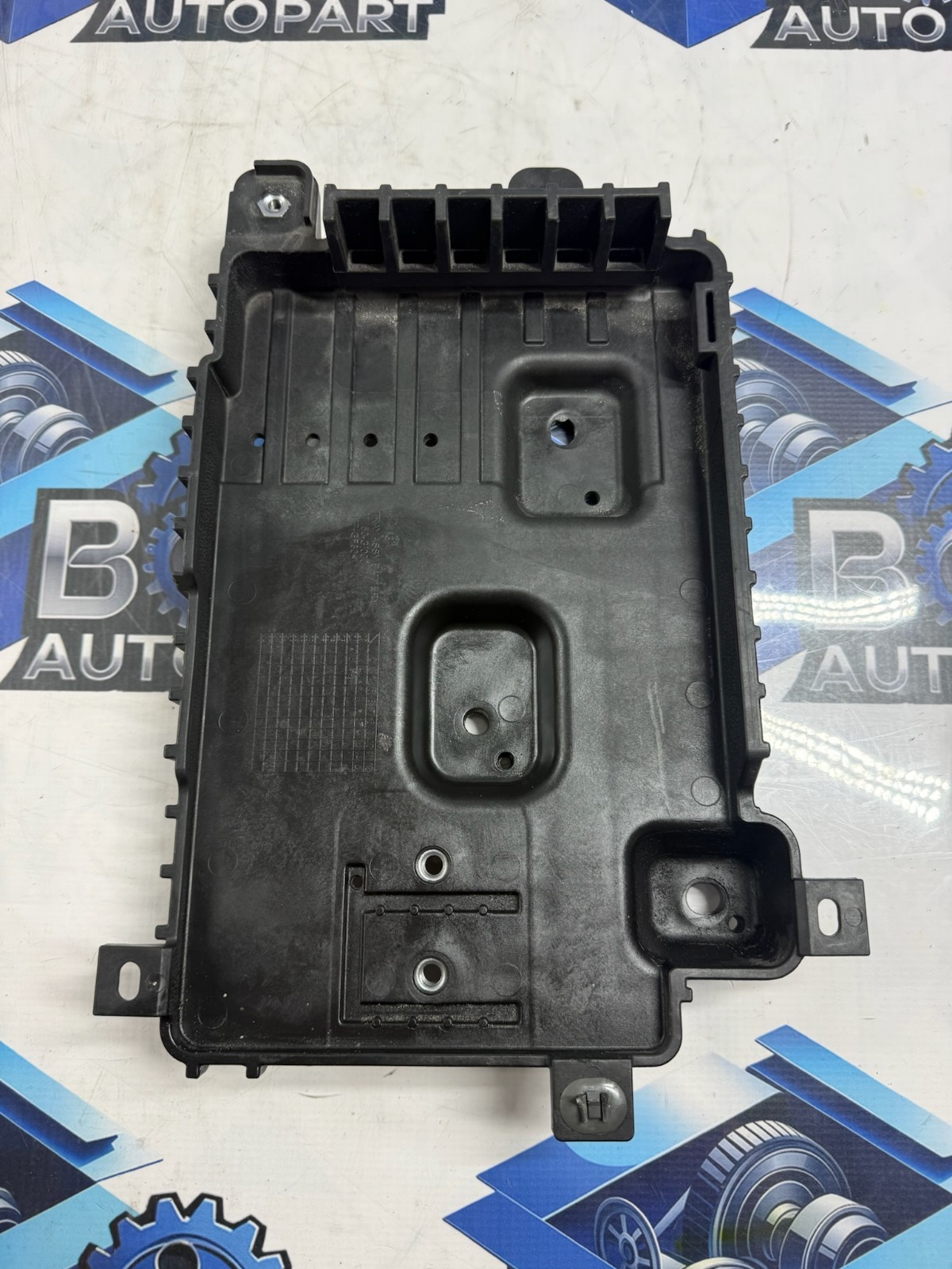 2022-2024 KIA EV6 12V ENGINE BATTERY TRAY SUPPORT MOUNT HOLDER 37150G1000 OEM
