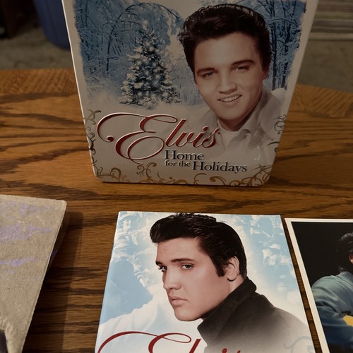 Home for the Holidays by Elvis Presley Tin & Contents Guitar Candle Postcards - Picture 4 of 8