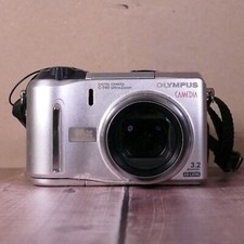 Olympus Digital Camera C-740 Ultra Zoom 3.2MP Silver - For Spares and Repairs