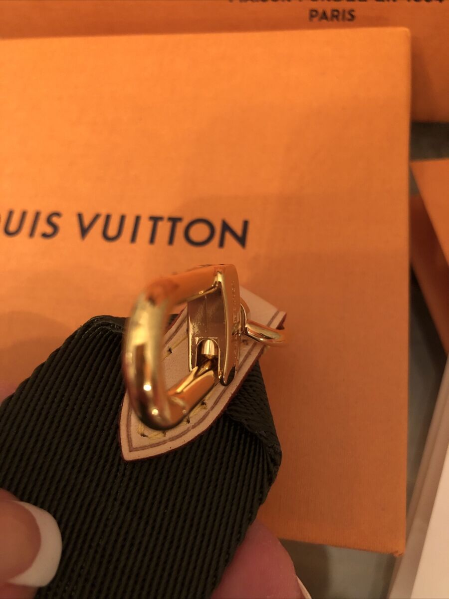 BNIB LOUIS VUITTON Multi Pochette Accessories Kaki Green BNIB LOUIS VUITTON Multi Pochette Accessories Kaki Green