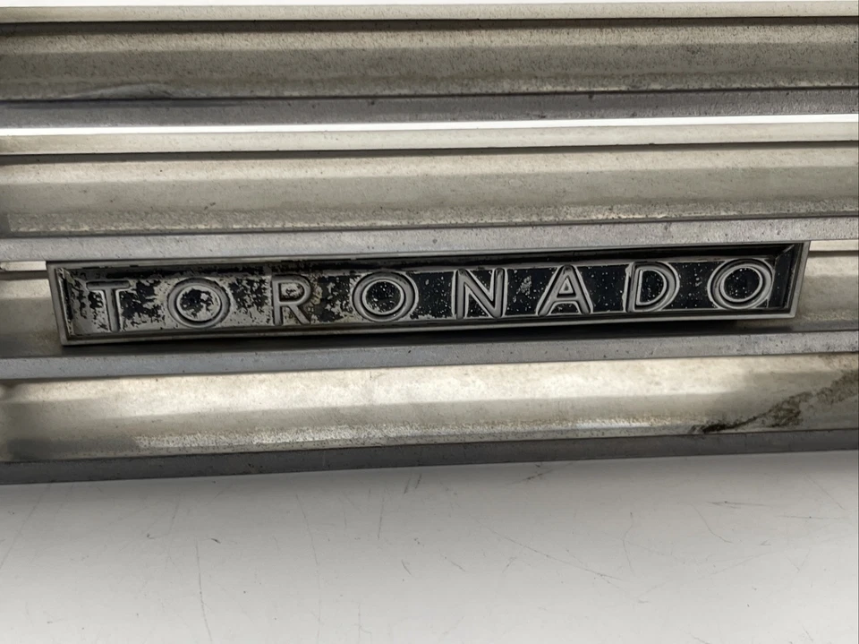 1983-1984 Oldsmobile Olds Toronado Front Grille Chrome grill with emblem OE READ - Image 4 of 4