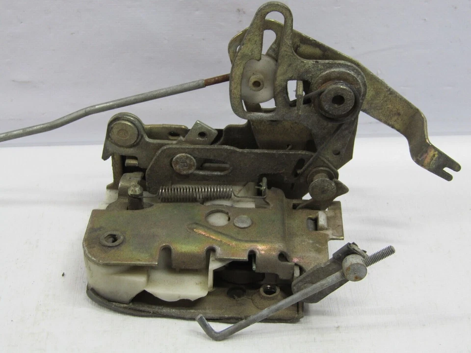 Оригинальная защелка для правой задней двери со стороны пассажира для Land Rover Discovery 1 1994-1998 годов выпуска - Изображение 2 из 4