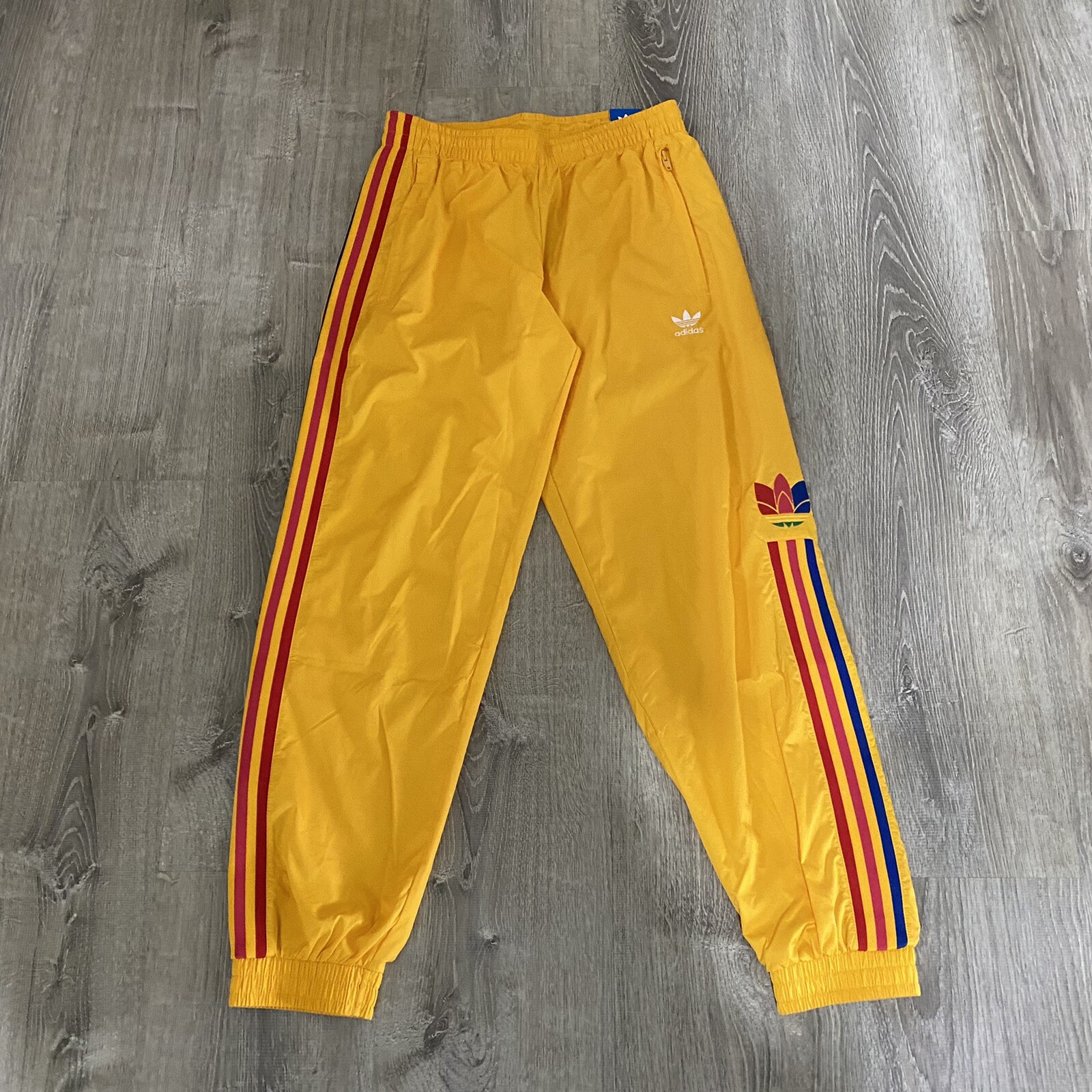 adidas Originals 3d Trefoil 3-stripe Track Pants Active Gold Yellow GE0845  Small for sale online | eBay