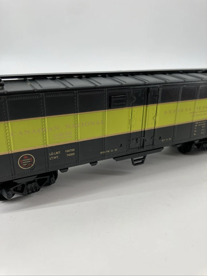 HO Scale 40' Box Car, Canadian National, Black & Green, #10600 - Image 3 of 4