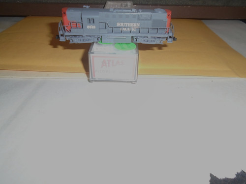 LOCOMOTORA DIÉSEL ATLAS / KATO #42608 ALCO RS - PACÍFICO SUR #2918 N | Zustand: Used