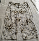CHICO's (White/Charcoal/Olive) FLORAL Print CROP Pant Sz 2.5 (L) 22 Inseam — photo 1