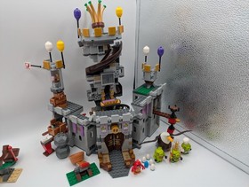 LEGO Angry Birds King Pigs Castle(75826)& Piggy Plane Attack(75822) 98% Complete