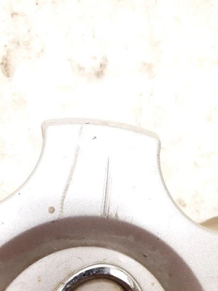 Toyota Sequoia 2010 tapa central rueda Foto 4 de 4