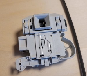 Türverriegelung Siemens IQ300 WM14N122 Waschmaschine, elektrisches Türschloss
