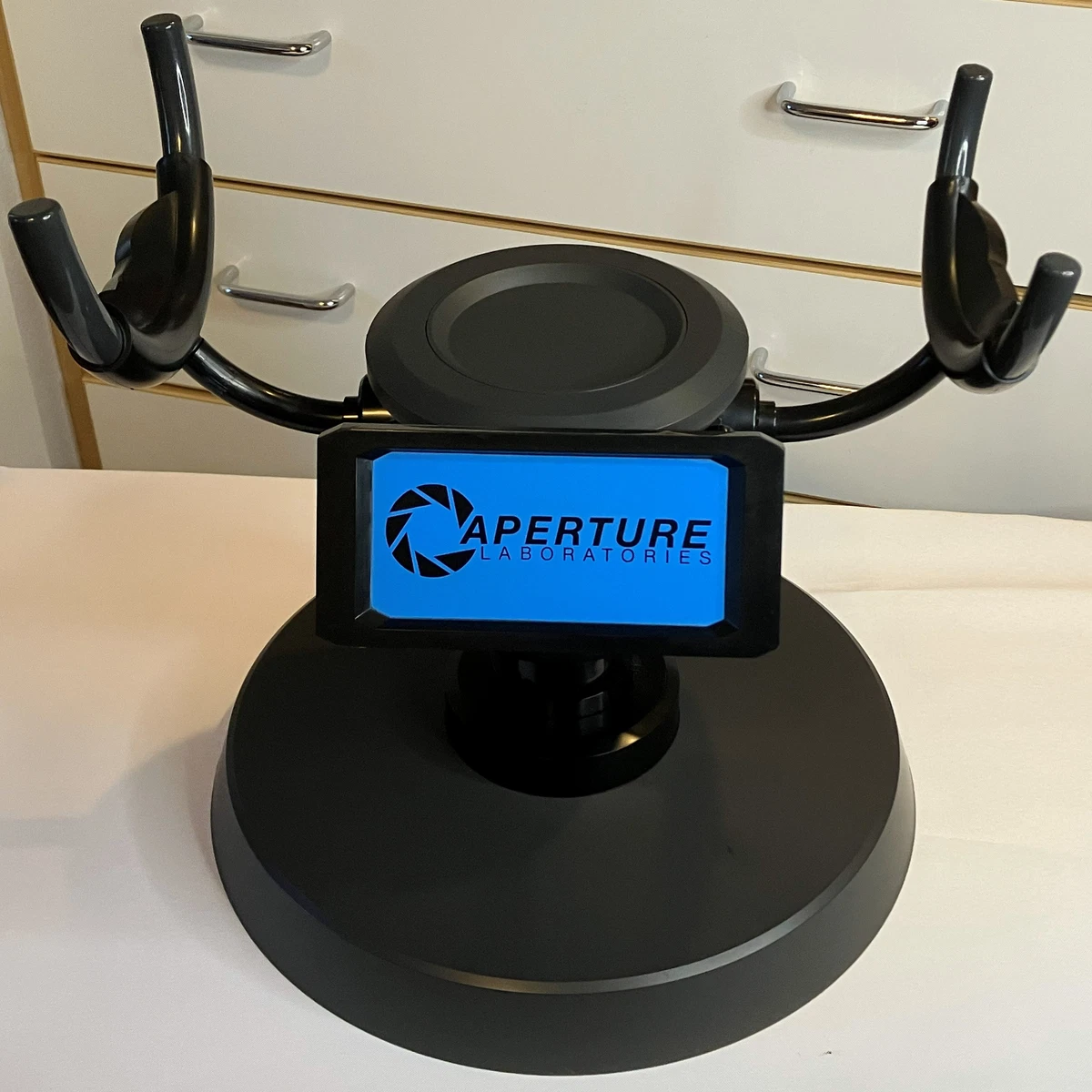 NECA - Aperture Science Handheld Portal Device Gun Stand *Read