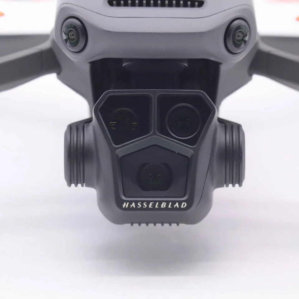 DJI Mavic 3 Pro Fly More Combo Cámara Drone - Imagen 2 de 4