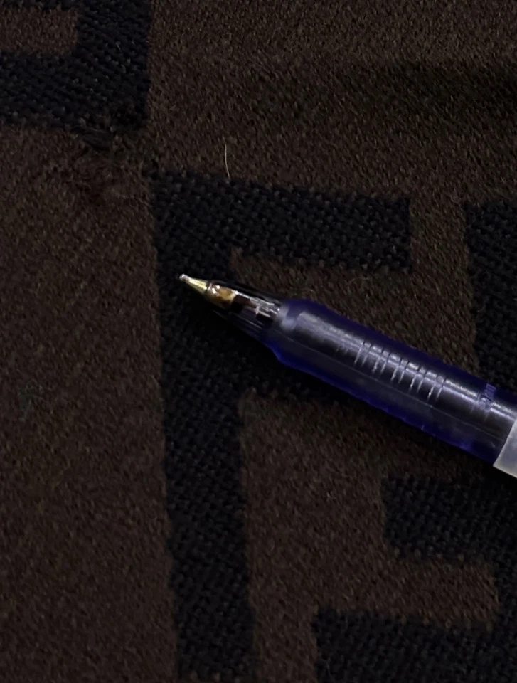 ПОДЛИННЫЙ FENDI ПОДЕРЖАННЫЙ 100% ШЕРСТИ ШАРФ КОРИЧНЕВЫЙ И ЧЕРНЫЙ СДЕЛАНО В ИТАЛИИ - Изображение 4 из 4