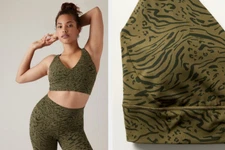 Athleta Transcend plunge bra Nina Animal Olive Medium M D-DD NWT Vita Free