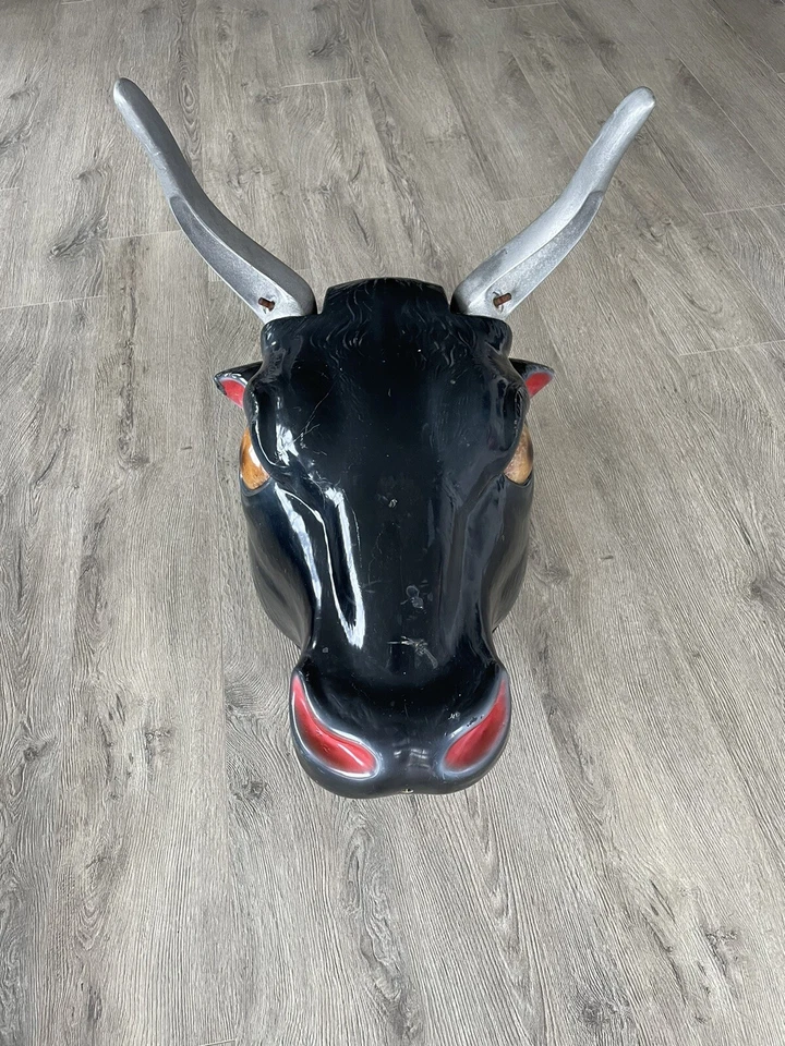 Moneda de montar cabeza de toro iluminada mecánica MCM de colección años 60 Op paseo de carnaval Foto 2 de 4