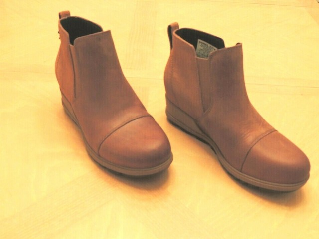 sorel evie pull on waterproof boot