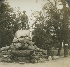 STATUE OF CAPTAIN PARKER, LEXINGTON, MASS. STEREOVIEW. 