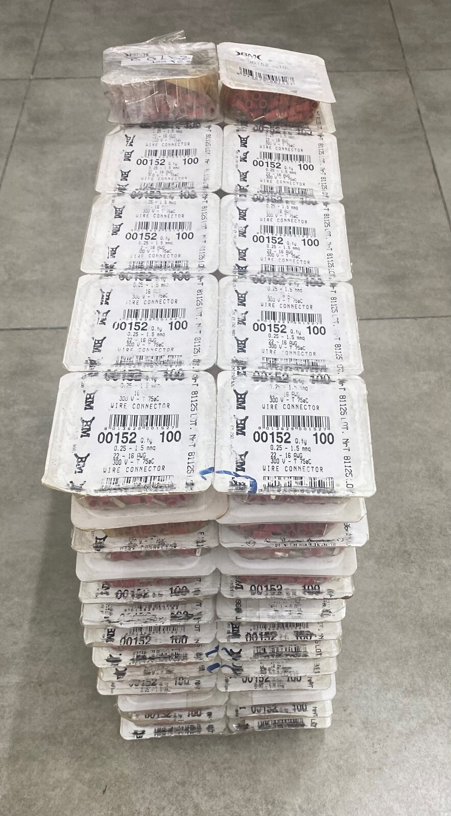 BM 00152 Blade Pin Insulated Lug 0.25-1.5mm2/22-16 AWG , Red, 100 Pc's Per Pkt