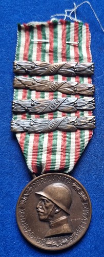BRONZE MINTED ENEMY ITALIAN AUSTRIAN CAMPAIGN + 4 BARS 1915 1916 1917 1918