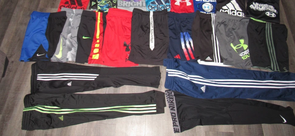 Lote 41 Piezas UNDER ARMOUR ADIDAS NIKE Niño Mediano 10 12 Camisas Pantalones Cortos Pantalones Jckts Foto 3 de 4