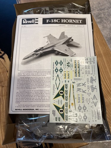 1/48 Revell Monogram US Navy F-18C Hornet Jet Fighter Plastic Model Kit 85-4821 - Picture 4 of 6