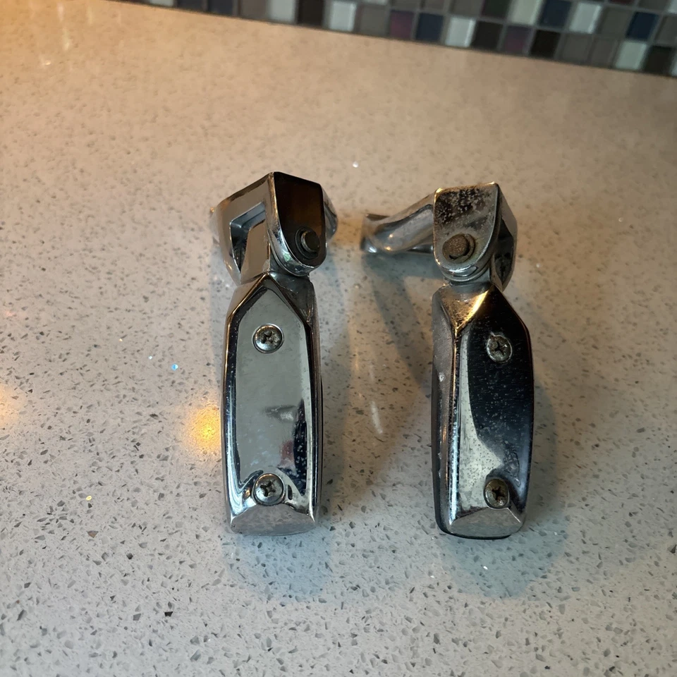 Clavijas y soportes para pasajeros BMW R1200C Foto 2 de 4