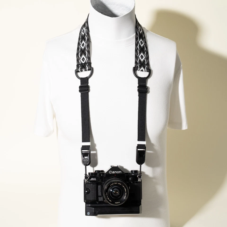 Correa de cámara estilo vintage bordada negra gris anclajes de diseño de pico ajustables Foto 2 de 4