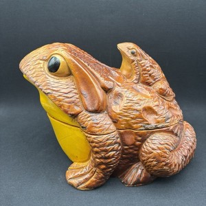 VINTAGE FROG ON FROG CARVED WOOD CIGGARETTE HOLDER AND ASHTRAY STASH BOX