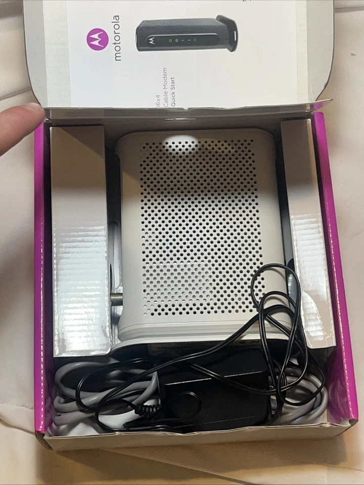 Motorola Cable Modem 16x4 686 Mbps Model MB7420 Comcast xfinity COMPLETE IN BOX - Image 2 of 4