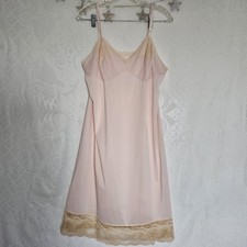 Vanity Fair Size 40 Vintage Pink Lace Floral Trim Satin Slip Dress Coquette 60s