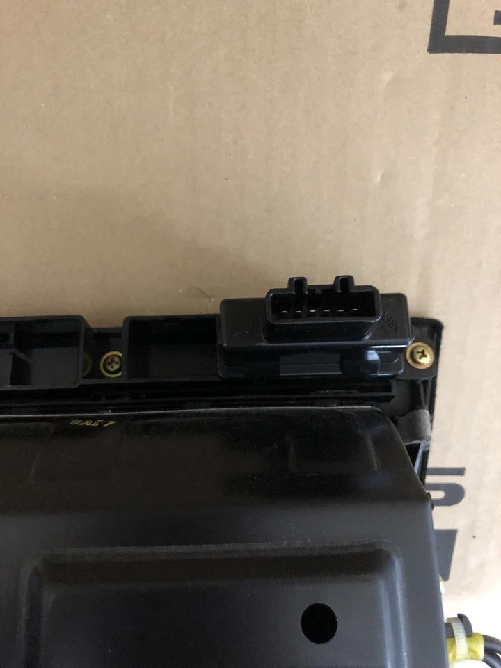 1998 1999 2000 LEXUS LS400 FRONT CENTER CONSOLE WOOD GRAIN GEAR SHIFTER TRIM OEM - image 4 of 4