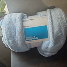 Room Essentials Light Blue Throw Blanket 50 in x 60 in - NEW
