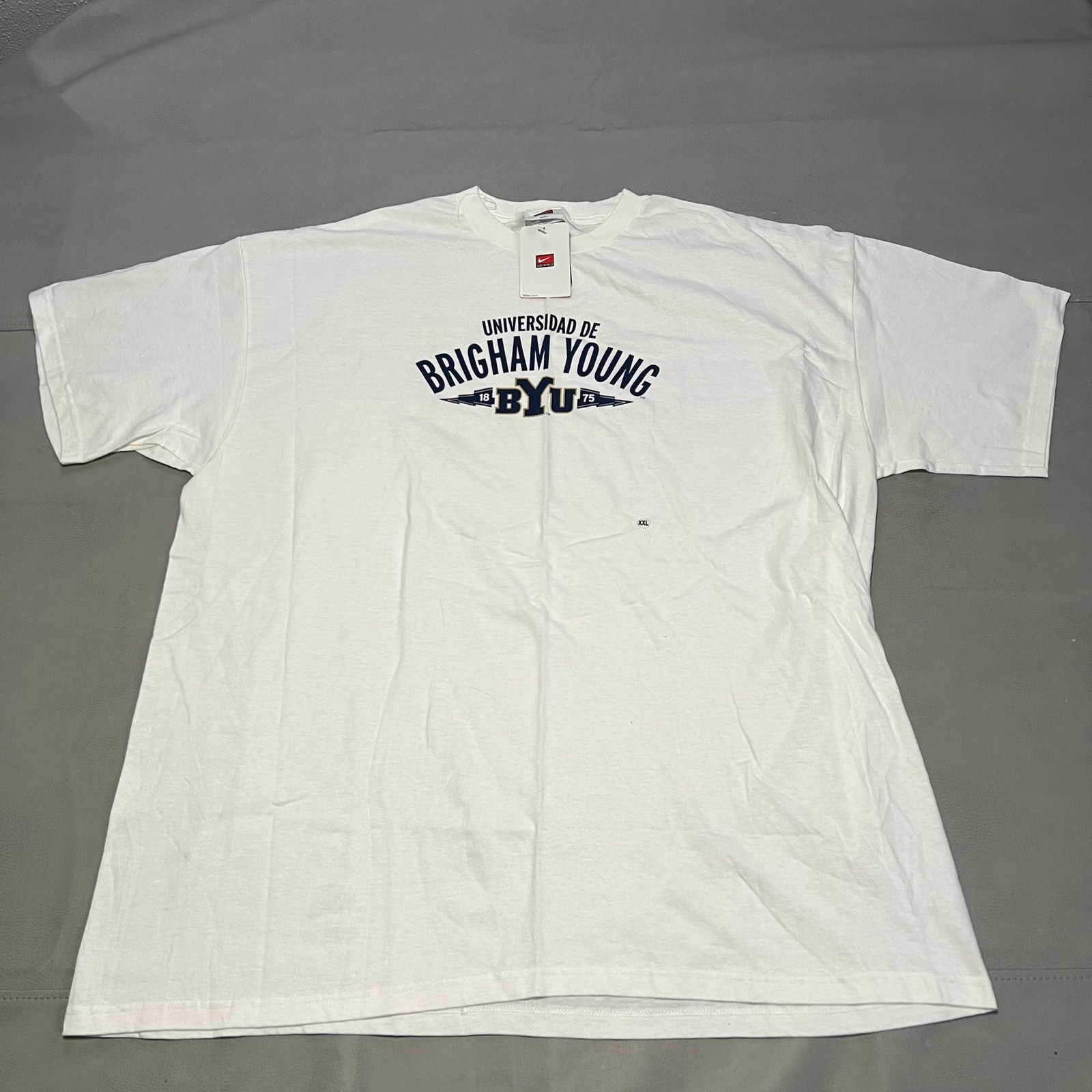 New Y2K VTG Nike BYU Cougar Men XXL Brigham Young Center Swoosh T-Shirt-2982 thumbnail 2