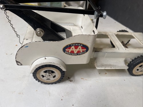 Tonka AA Wrecker Chassis And Tow Hook And Rig For Repair And Restore - Picture 5 of 8
