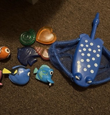 Nemo s  Mr. Ray's Dive And Catch Games Finding Dory Set Kid's Pool Toys Used