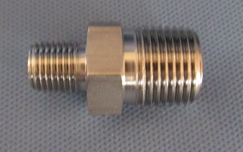 Nuevo Pezón Reductor Hexagonal Swagelok 1/2" Macho NPT x 1/4" Macho NPT (SS-8-HRN-4) 316 - Imagen 5 de 5