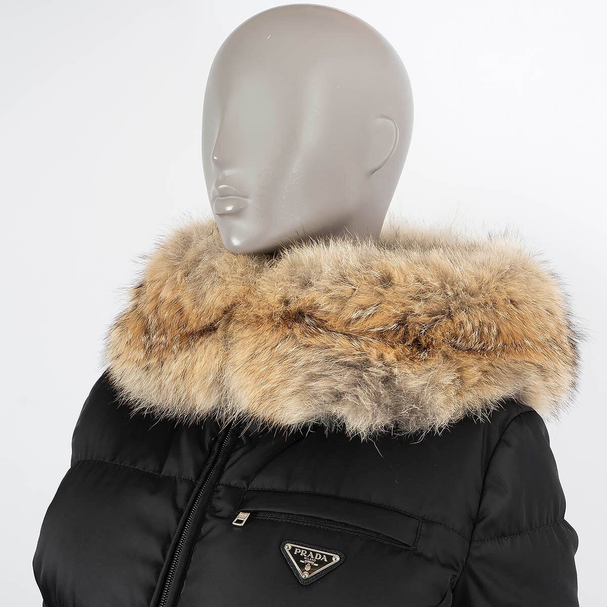 コート PRADA Manteau in four seasons 68544 auth PRADA black nylon FUR TRIM QUILTED DOWN Puffer