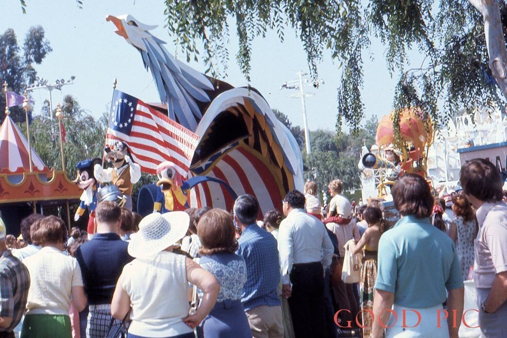 321　ディズニー4枚 GM76- Vintage 35mm Slide Photo- Disneyland or Disney World Parade