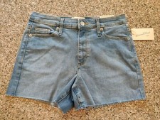 Universal Thread High Rise Midi Denim Shorts NWT Women 6 / 28R Blue Light Wash