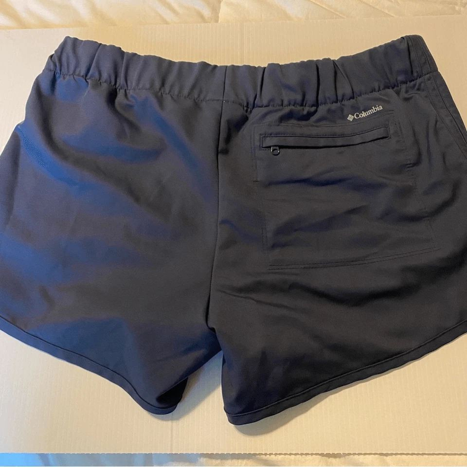 Columbia woman’s Pleasant Creek Stretch navy pull on Shorts w/ pockets 4” M - Image 3 of 4
