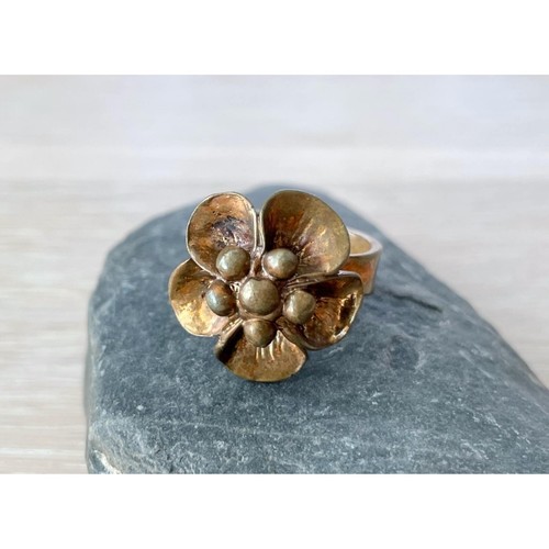 Anillo de bronce Reino Niskanen vintage - diseño floral, joyería modernista de Finlandia - Imagen 2 de 9