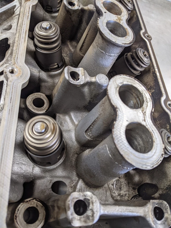 Culata derecha Jeep Grand Cherokee 2005 5.7 53021616BA Foto 3 de 4