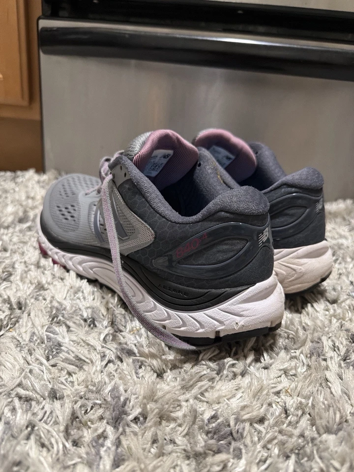 New Balance 840v4 Women’s Running Shoes – Gray/Pink – Size 10.5 – No Insoles - Image 3 of 4