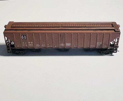 ATHEARN ~ ATSF - COCHE TOLVA DE 3 BAHÍAS SANTA FE # 309886 ~ ESCALA HO | Zustand: Used