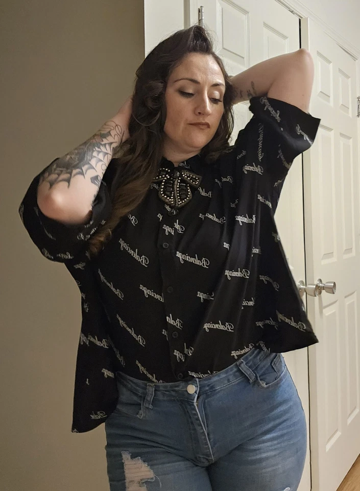 BALENCIAGA SHIRT Script Logo Short Sleeve Shirt Women SZ MED Authentic Good Cond - Image 3 of 4