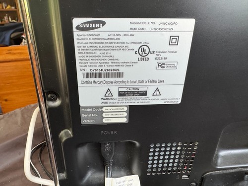 Samsung UN19C4000PDXZA 19 Inch 1366 x 768 HDMI LED TV With Stand - Picture 4 of 5